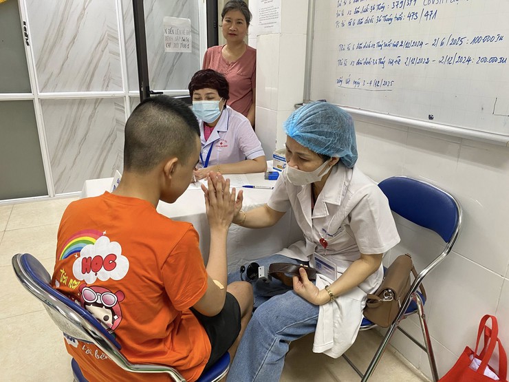 Phường Ba Đình đẩy mạnh chuyển đổi tiếp cận, nâng cao chất lượng chăm sóc và hòa nhập cho người khuyết tật- Ảnh 2.