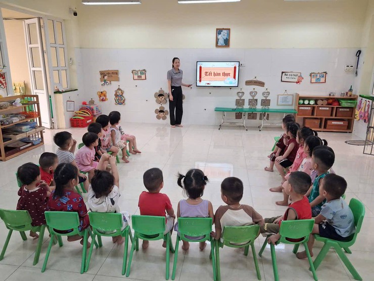 Rộn ràng hoạt động trải nghiệm Tết Hàn thực tại các trường mầm non- Ảnh 1.