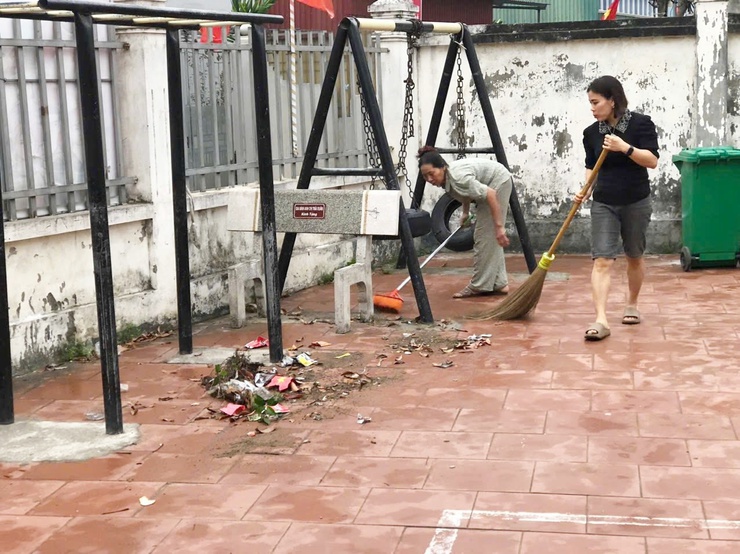 Phụ nữ xã Quảng Bị ra quân “Ngày Chủ nhật xanh”, tăng cường phòng chống sốt xuất huyết- Ảnh 6.