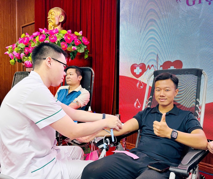 "Giọt hồng Nam Phù" 2026: Hiến giọt máu đào - thắp sáng hy vọng- Ảnh 25.