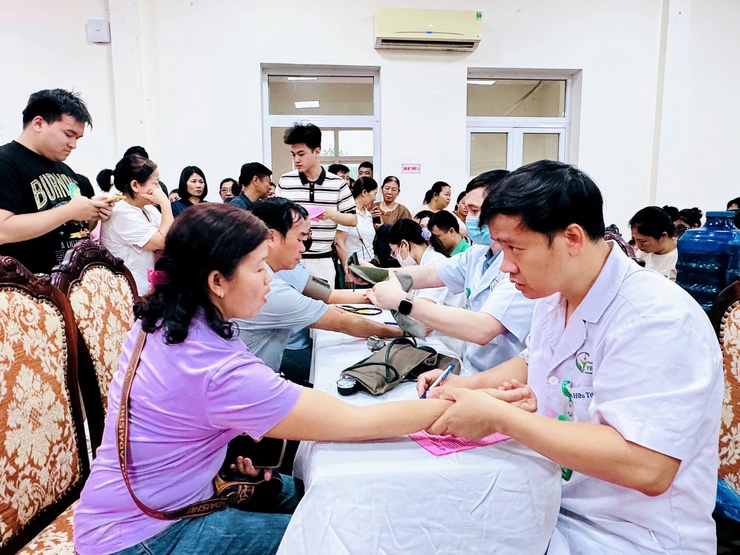 "Giọt hồng Nam Phù" 2026: Hiến giọt máu đào - thắp sáng hy vọng- Ảnh 28.