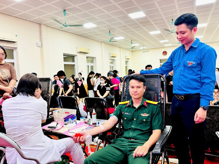 "Giọt hồng Nam Phù" 2026: Hiến giọt máu đào - thắp sáng hy vọng- Ảnh 23.