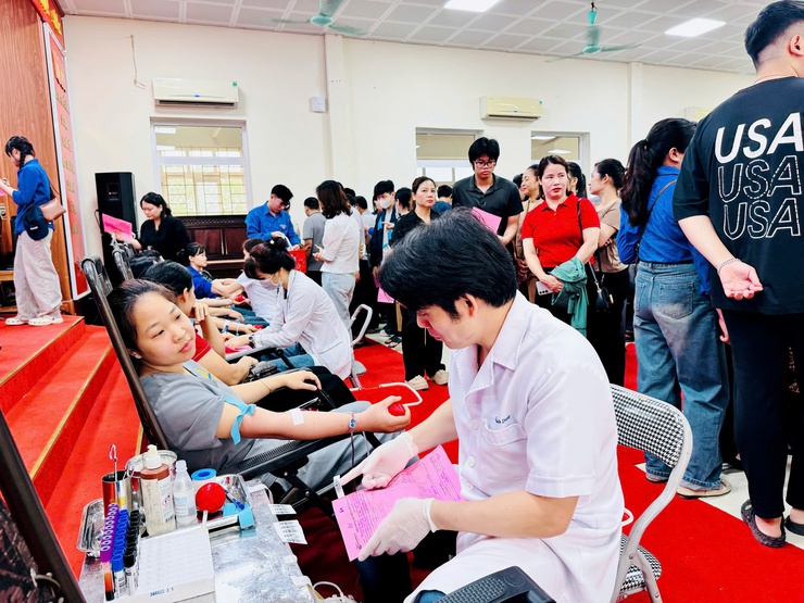 "Giọt hồng Nam Phù" 2026: Hiến giọt máu đào - thắp sáng hy vọng- Ảnh 29.