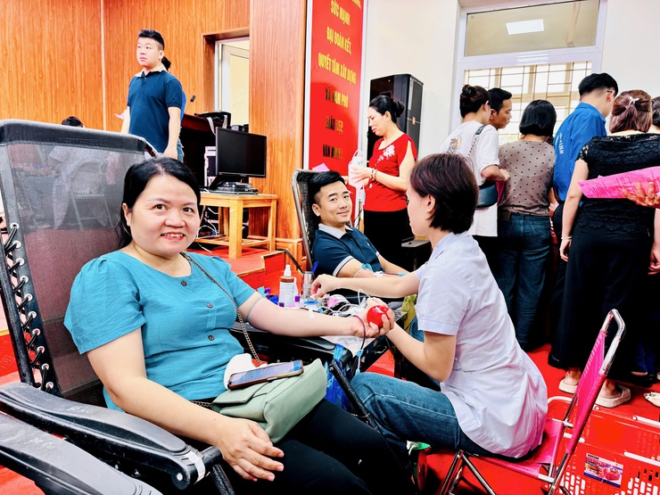 "Giọt hồng Nam Phù" 2026: Hiến giọt máu đào - thắp sáng hy vọng- Ảnh 32.