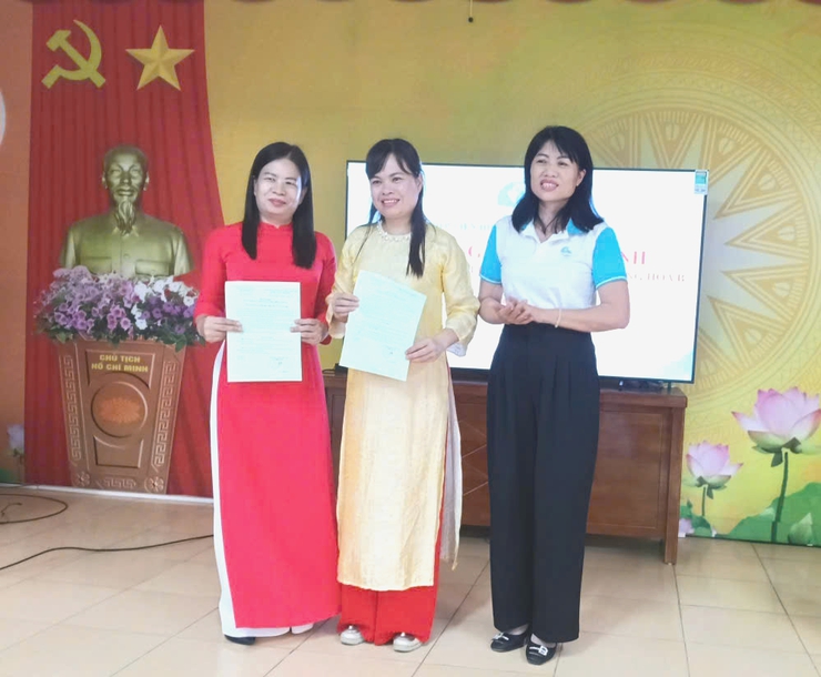 Ra mắt Chi hội Phụ nữ Trường THPT Ứng Hòa B với 46 hội viên- Ảnh 1.