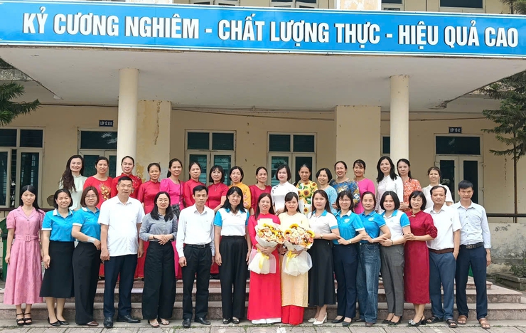 Ra mắt Chi hội Phụ nữ Trường THPT Ứng Hòa B với 46 hội viên- Ảnh 3.