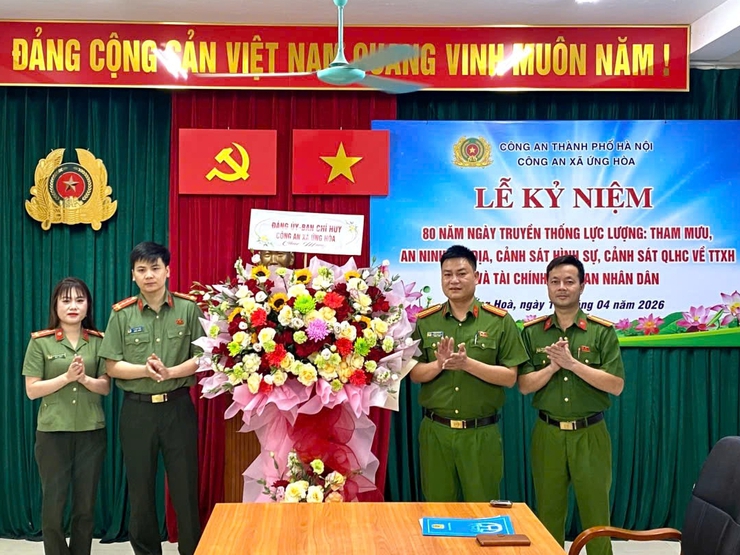Công an xã Ứng Hòa kỷ niệm 80 năm Ngày truyền thống các lực lượng trong Công an nhân dân- Ảnh 2.
