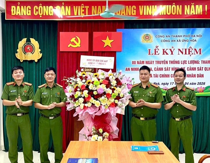 Công an xã Ứng Hòa kỷ niệm 80 năm Ngày truyền thống các lực lượng trong Công an nhân dân- Ảnh 4.