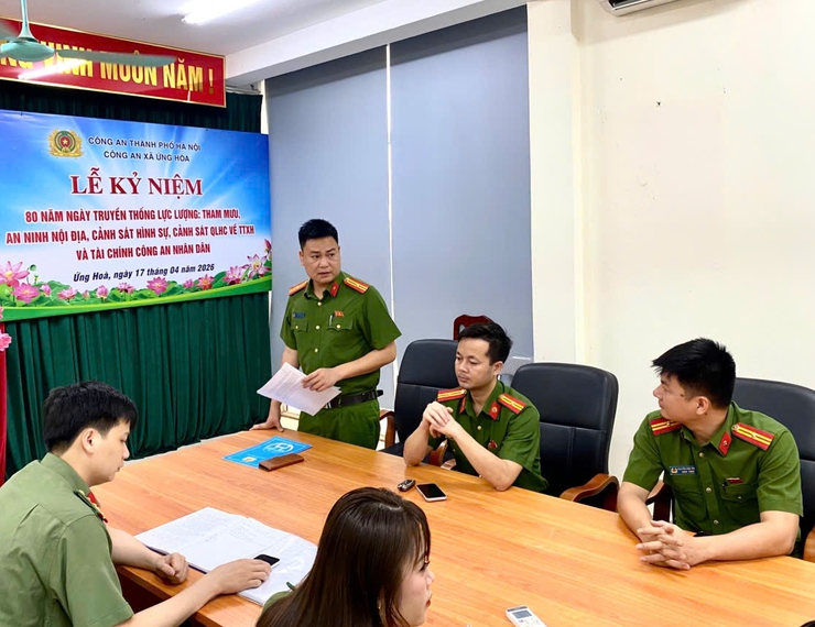 Công an xã Ứng Hòa kỷ niệm 80 năm Ngày truyền thống các lực lượng trong Công an nhân dân- Ảnh 1.