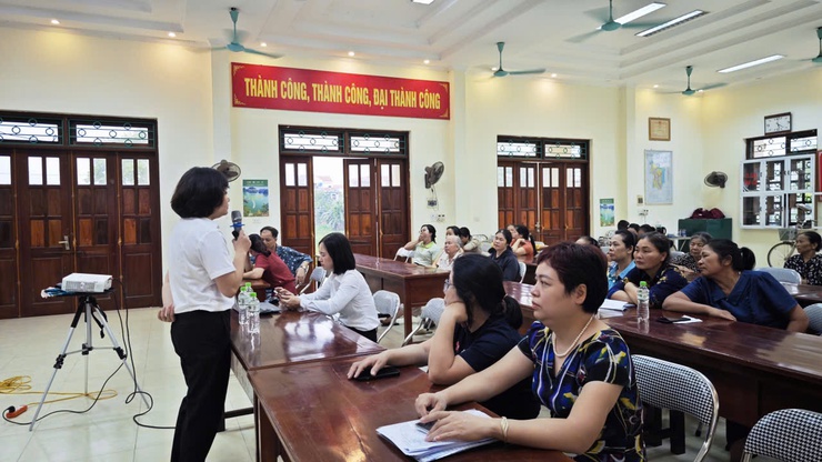 Tuyên truyền chính sách bảo hiểm xã hội tự nguyện, bảo hiểm y tế hộ gia đình tại thôn Hà Vỹ- Ảnh 2.