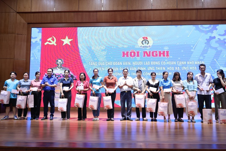 Vân Đình tổ chức các hoạt động hưởng ứng Tháng Công nhân và Tháng hành động về ATVSLĐ năm 2026- Ảnh 7.