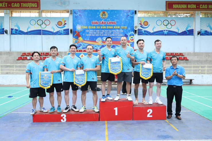 Công đoàn xã Vân Đình sôi nổi tổ chức Giải cầu lông năm 2026- Ảnh 6.