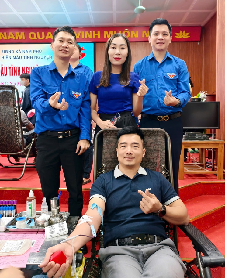 "Giọt hồng Nam Phù" 2026: Hiến giọt máu đào - thắp sáng hy vọng- Ảnh 15.