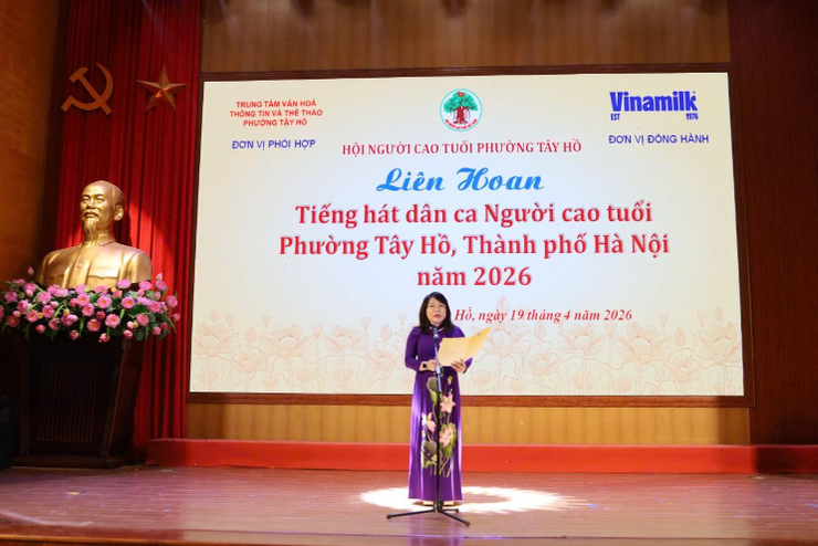 Lan tỏa giá trị truyền thống từ Liên hoan Tiếng hát dân ca Người cao tuổi phường Tây Hồ- Ảnh 1.