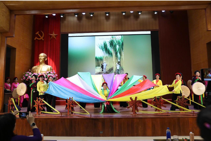 Lan tỏa giá trị truyền thống từ Liên hoan Tiếng hát dân ca Người cao tuổi phường Tây Hồ- Ảnh 6.