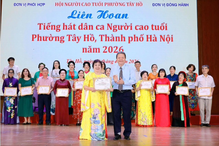 Lan tỏa giá trị truyền thống từ Liên hoan Tiếng hát dân ca Người cao tuổi phường Tây Hồ- Ảnh 10.