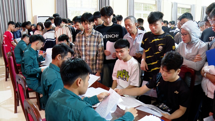 Xã Ứng Hòa 239 nam, nữ thanh niên đăng ký nghĩa vụ quân sự tuổi 17, chuẩn bị cho công tác tuyển quân năm 2027- Ảnh 2.
