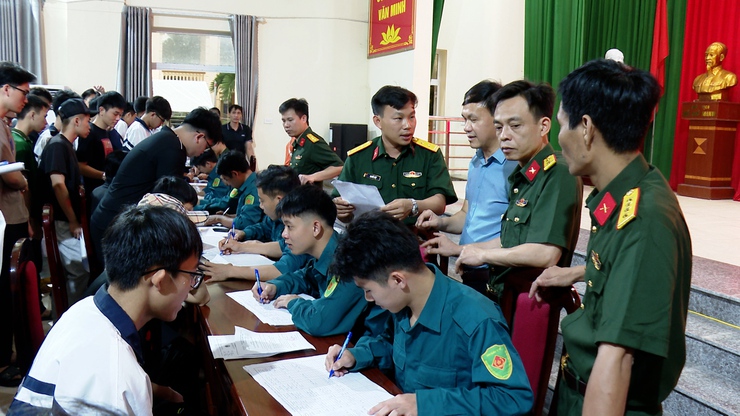 Xã Ứng Hòa 239 nam, nữ thanh niên đăng ký nghĩa vụ quân sự tuổi 17, chuẩn bị cho công tác tuyển quân năm 2027- Ảnh 1.