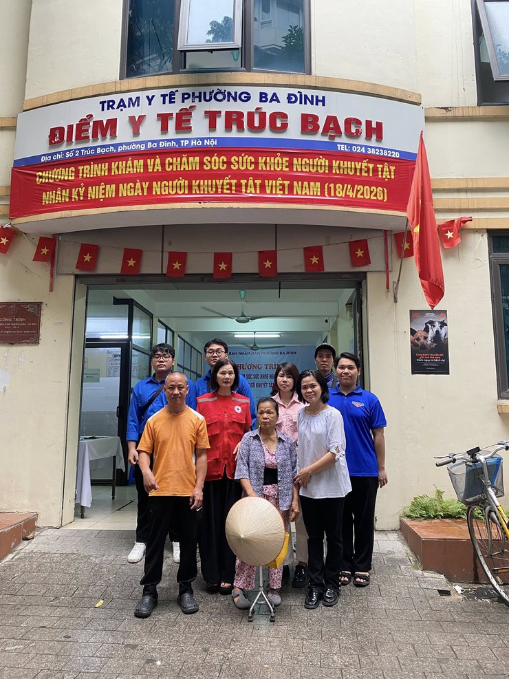 Phường Ba Đình đẩy mạnh chuyển đổi tiếp cận, nâng cao chất lượng chăm sóc và hòa nhập cho người khuyết tật- Ảnh 1.