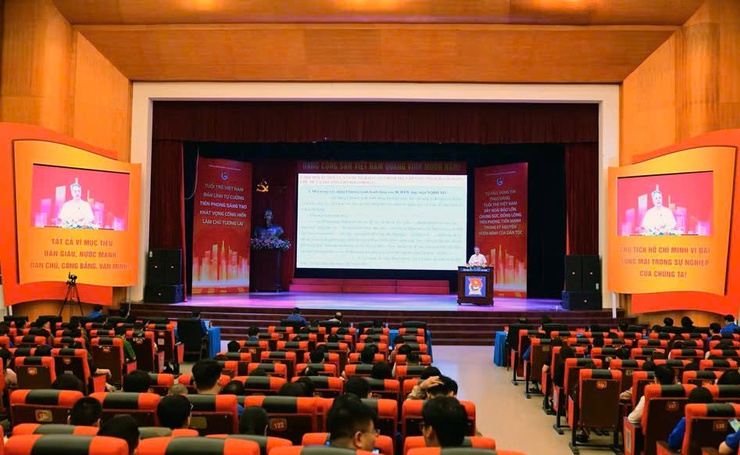 Thanh niên xã Phú Nghĩa tham dự Hội nghị trực tuyến toàn quốc nghiên cứu, học tập, quán triệt Nghị quyết Đại hội XIV của Đảng- Ảnh 1.