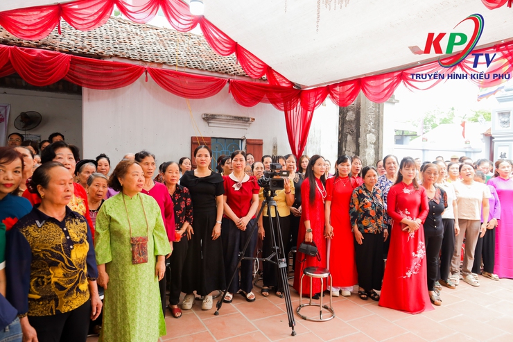 Nhà thờ họ Đỗ Hữu thôn Ngọc Than đón nhận Bằng xếp hạng di tích kiến trúc lịch sử cấp thành phố- Ảnh 4.