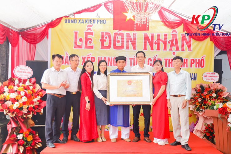 Nhà thờ họ Đỗ Hữu thôn Ngọc Than đón nhận Bằng xếp hạng di tích kiến trúc lịch sử cấp thành phố- Ảnh 7.