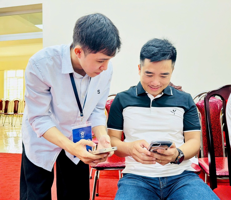 Xã Nam Phù tập huấn sử dụng không gian làm việc số “HanoiWork” cho cán bộ, công chức, viên chức- Ảnh 6.