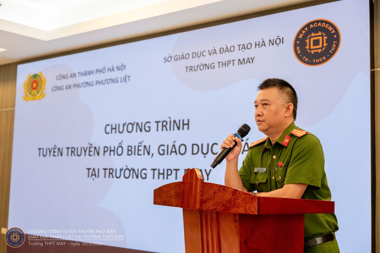 Công an phường Phương Liệt tuyên truyền, phổ biến giáo dục pháp luật tại Trường THPT MAY- Ảnh 2.