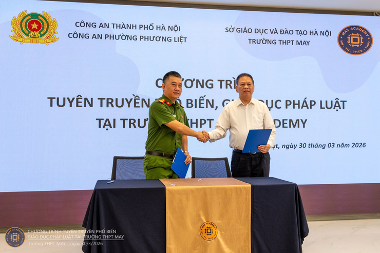 Công an phường Phương Liệt tuyên truyền, phổ biến giáo dục pháp luật tại Trường THPT MAY- Ảnh 3.