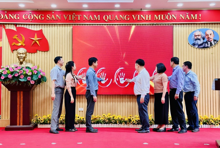 PHÁT ĐỘNG CUỘC THI CHÍNH LUẬN BẢO VỆ NỀN TẢNG TƯ TƯỞNG CỦA ĐẢNG TẠI PHƯỜNG VĂN MIẾU - QUỐC TỬ GIÁM- Ảnh 5.