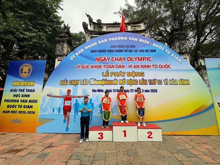 GẦN 300 VẬN ĐỘNG VIÊN TRANH TÀI Ở GIẢI THỂ THAO HỌC SINH CHÀO MỪNG 80 NĂM NGÀY TRUYỀN THỐNG NGÀNH THỂ DỤC THỂ THAO- Ảnh 7.