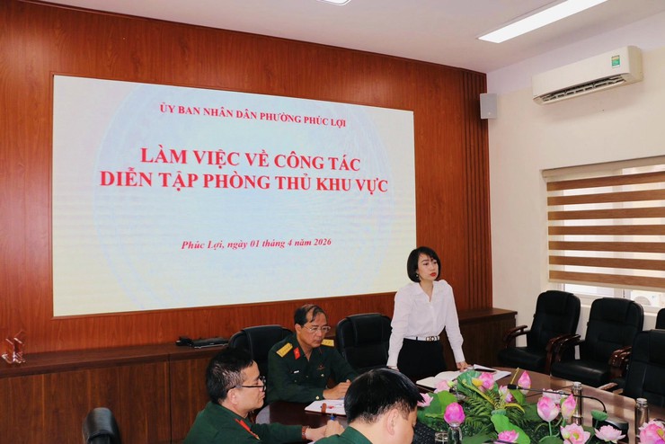 Bộ Tư lệnh Thủ đô Hà Nội, Ban Chỉ đạo diễn tập phòng thủ khu vực thành phố Hà Nội giao nhiệm vụ diễn tập cho phường Phúc Lợi năm 2026- Ảnh 1.