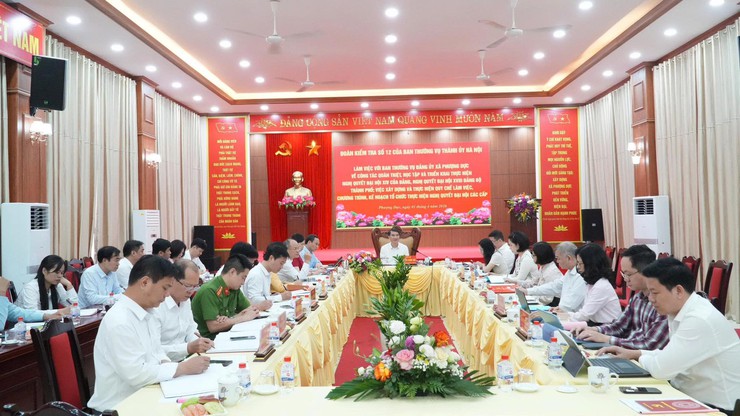 ĐOÀN KIỂM TRA SỐ 12  CỦA BAN THƯỜNG VỤ THÀNH UỶ HÀ NỘI LÀM VIỆC VỚI BAN THƯỜNG VỤ ĐẢNG UỶ XÃ PHƯỢNG DỰC- Ảnh 1.