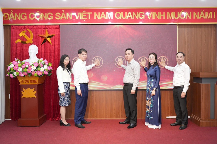 PHƯỜNG LÁNG PHÁT ĐỘNG CUỘC THI CHÍNH LUẬN BẢO VỆ NỀN TẢNG TƯ TƯỞNG CỦA ĐẢNG VÀ HỘI THI BÁO CÁO VIÊN, TUYÊN TRUYỀN VIÊN GIỎI NĂM 2026- Ảnh 6.