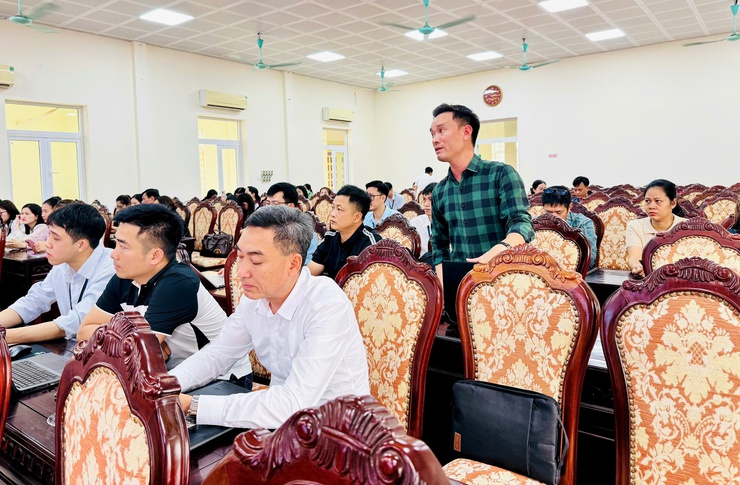 Xã Nam Phù tập huấn sử dụng không gian làm việc số “HanoiWork” cho cán bộ, công chức, viên chức- Ảnh 10.