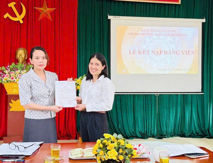 Chi bộ Trường Mầm non Hợp Đồng tổ chức Lễ kết nạp Đảng viên mới- Ảnh 3.