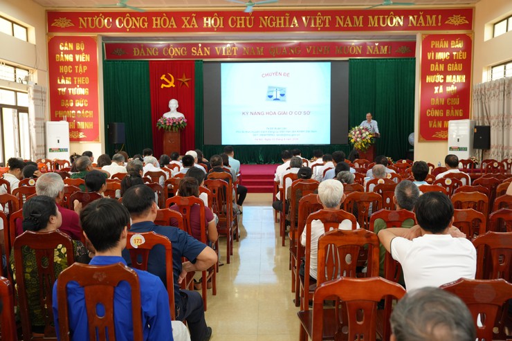 BỒI DƯỠNG KIẾN THỨC PHÁP LUẬT VÀ KỸ NĂNG HÒA GIẢI Ở CƠ SỞ XÃ BÌNH MINH- Ảnh 2.