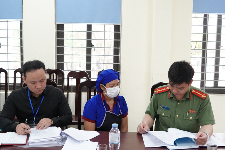 Nguồn thực phẩm cung cấp vào 06 trường Tiểu học của phường Chương Mỹ đều được kiểm soát hàng ngày- Ảnh 20.