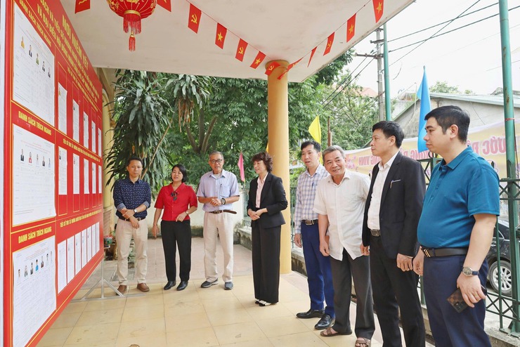 Phường Tùng Thiện: Dấu ấn thành công từ cuộc bầu cử dân chủ, an toàn, đúng luật- Ảnh 3.