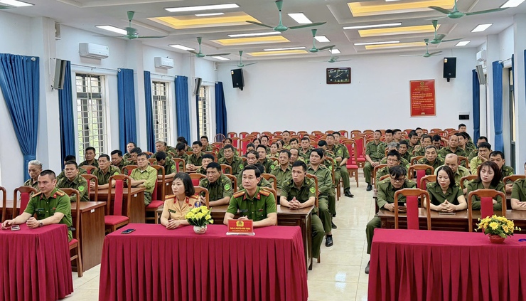 Công an xã Phúc Lộc tập huấn kỹ năng điều tiết giao thông cho lực lượng an ninh cơ sở- Ảnh 1.