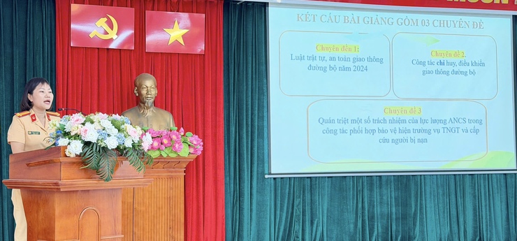 Công an xã Phúc Lộc tập huấn kỹ năng điều tiết giao thông cho lực lượng an ninh cơ sở- Ảnh 5.