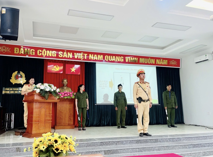 Công an xã Phúc Lộc tập huấn kỹ năng điều tiết giao thông cho lực lượng an ninh cơ sở- Ảnh 3.