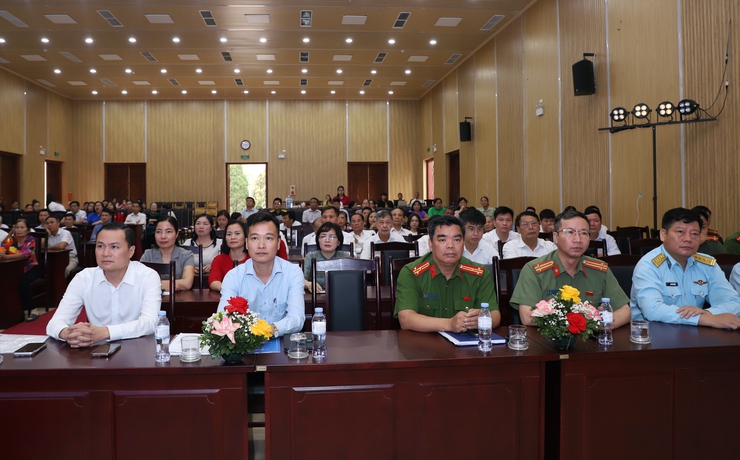 Thanh Oai khen thưởng 212 tập thể, cá nhân có thành tích xuất sắc trong công tác bầu cử- Ảnh 5.