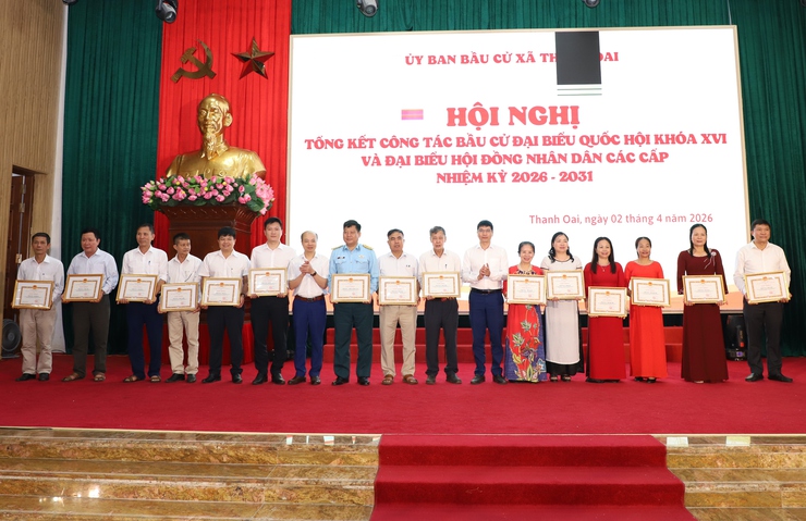 Thanh Oai khen thưởng 212 tập thể, cá nhân có thành tích xuất sắc trong công tác bầu cử- Ảnh 13.