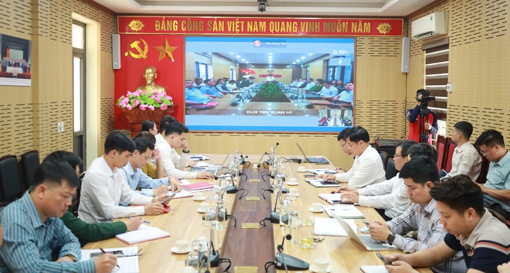 Xã Minh Châu tham dự hội nghị giao ban công tác tháng 2, triển khai nhiệm vụ trọng tâm tháng 3-2026 do Thành ủy Hà Nội tổ chức- Ảnh 4.