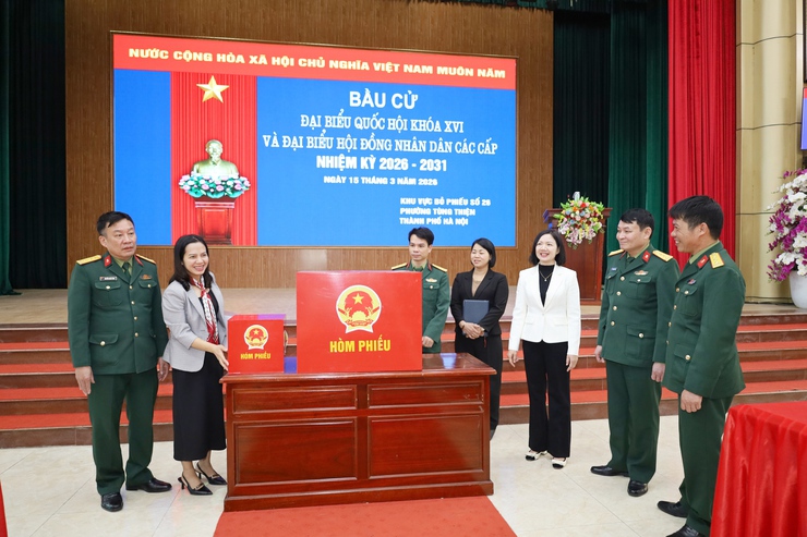 Phường Tùng Thiện: Dấu ấn thành công từ cuộc bầu cử dân chủ, an toàn, đúng luật- Ảnh 2.