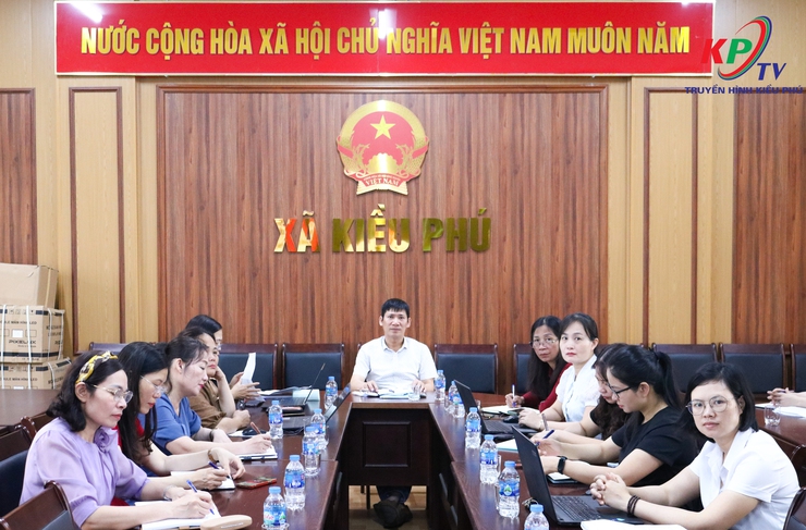 Hà Nội tổ chức hội nghị hướng dẫn tuyển sinh đầu cấp vào các trường và hướng dẫn tổ chức kỳ thi tốt nghiệp trung học phổ thông năm 2026- Ảnh 2.