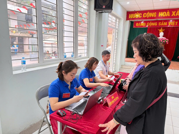 Dấu ấn chuyển đổi số trong công tác bầu cử tại phường Bồ Đề: Từ thách thức quản trị đến mô hình điều hành thông minh- Ảnh 5.