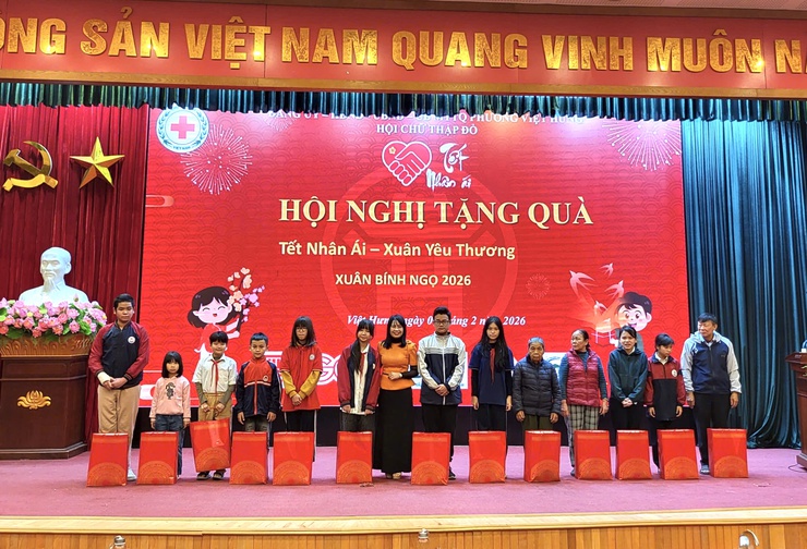 BÀI VIẾT TUYÊN DƯƠNG TẤM GƯƠNG TIÊU BIỂU 
TRONG PHONG TRÀO “HỌC TẬP VÀ LÀM THEO TƯ TƯỞNG, ĐẠO ĐỨC, PHONG CÁCH HỒ CHÍ MINH”
(Giai đoạn từ tháng 7/2025 đến tháng 4/2026)
- Ảnh 5.