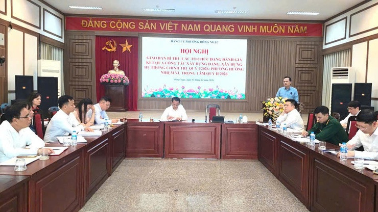 Đảng ủy phường Đông Ngạc tổ chức Hội nghị giao ban Bí thư các tổ chức Đảng nhằm đánh giá kết quả công tác lãnh đạo, chỉ đạo thực hiện nhiệm vụ Quý I và triển khai phương hướng, nhiệm vụ trọng tâm Quý II/2026- Ảnh 5.